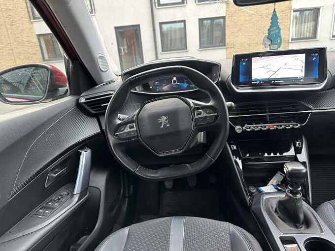 Peugeot 2008 1.2 I MET 56DKM Allure Pack HANDELAARS & EXPORT