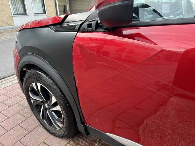 Peugeot 2008 1.2 I MET 56DKM Allure Pack HANDELAARS & EXPORT