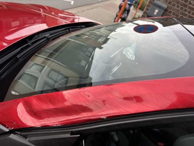 Peugeot 2008 1.2 I MET 56DKM Allure Pack HANDELAARS & EXPORT